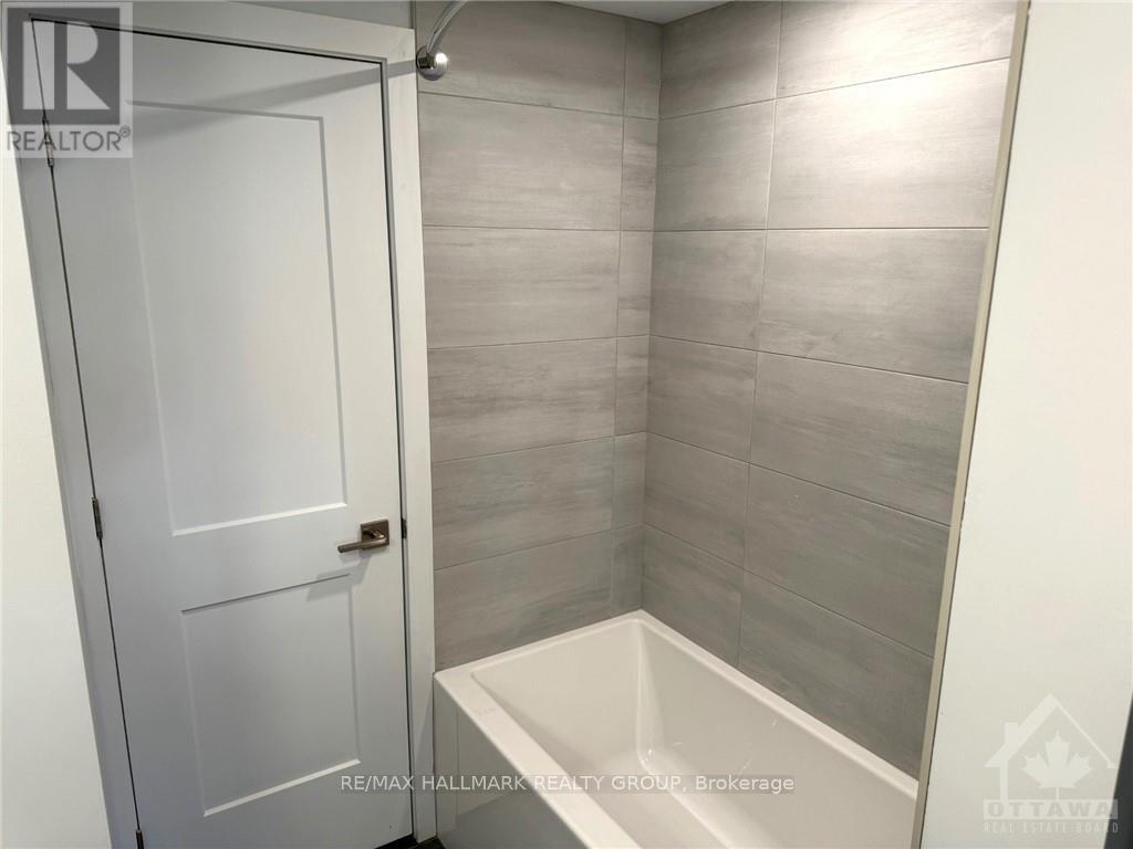 B - 320 Mona Avenue, Ottawa, Ontario  K1L 7A2 - Photo 16 - X13666866