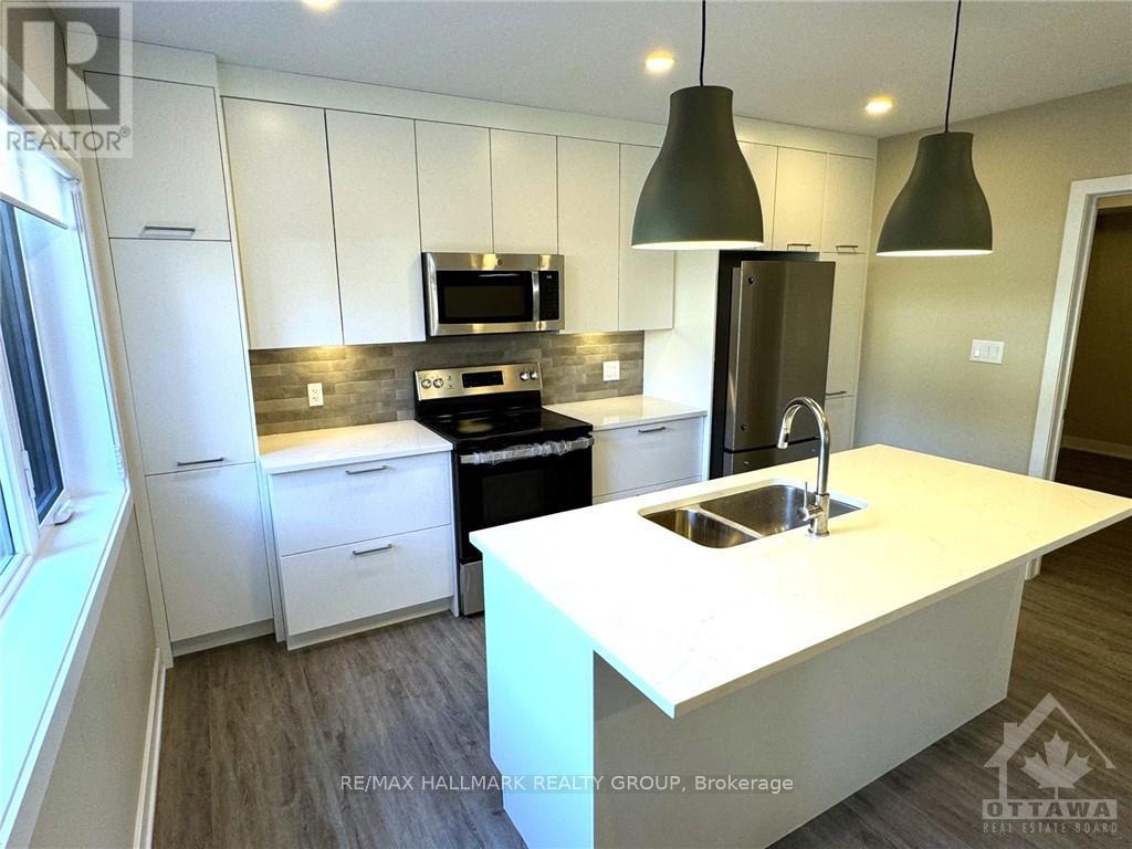 B - 320 Mona Avenue, Ottawa, Ontario  K1L 7A2 - Photo 8 - X13666866