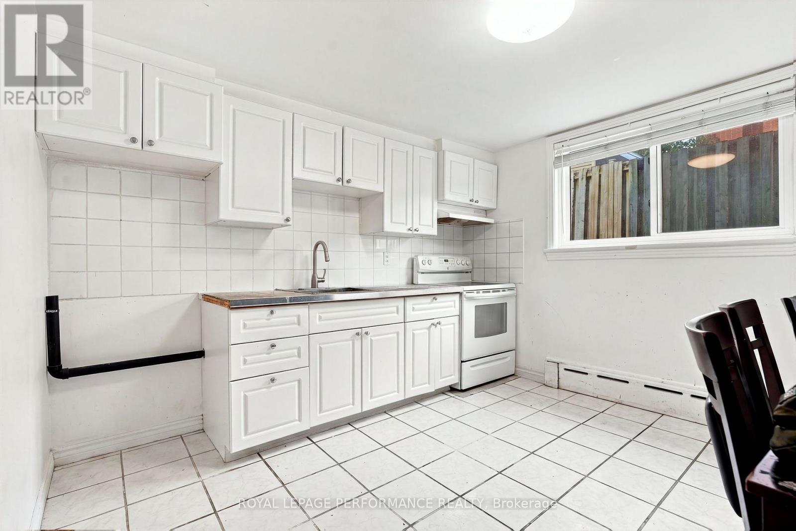 1 - 251 Ste Monique Street, Ottawa, Ontario  K1L 7P6 - Photo 4 - X13667022
