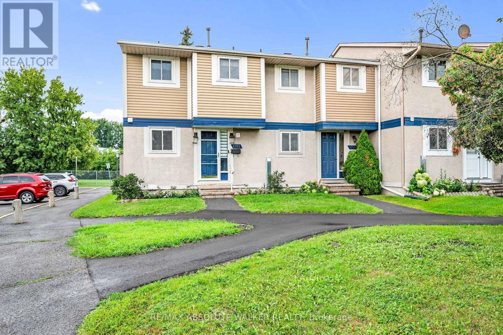 1752 Stonehenge Crescent, Ottawa, Ontario  K1B 4Z9 - Photo 2 - X13667026
