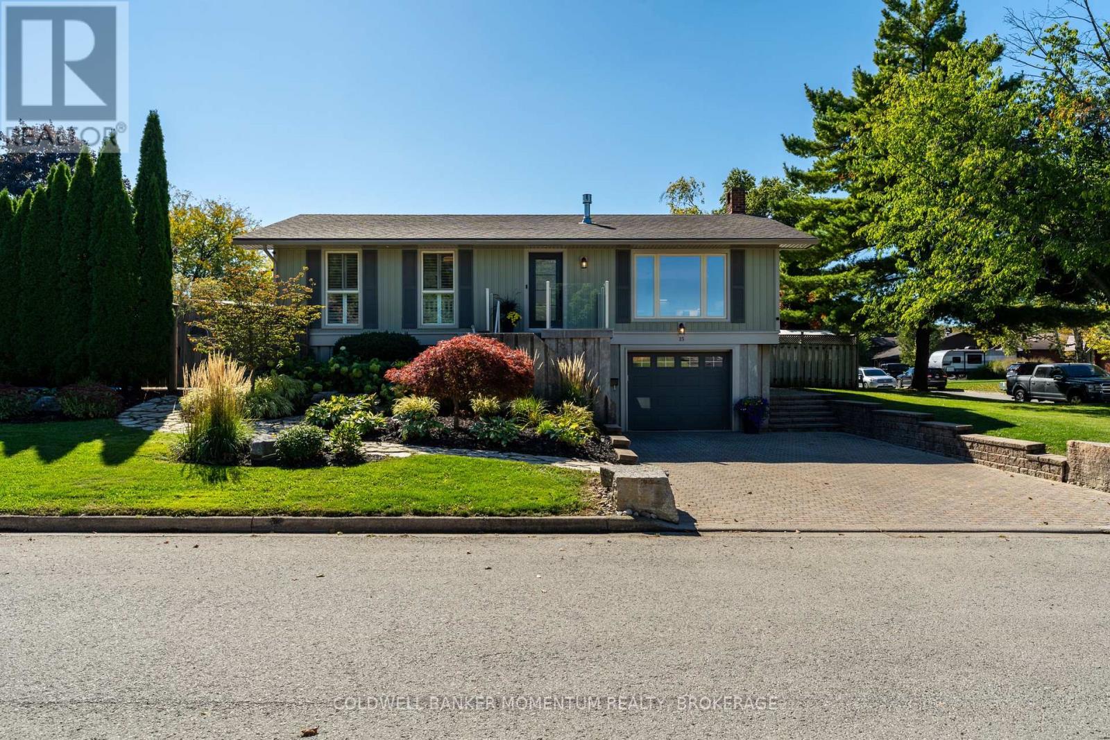 15 The Cedars Street, St. Catharines (Vine/linwell), Ontario  L2M 6M7 - Photo 4 - X13667004
