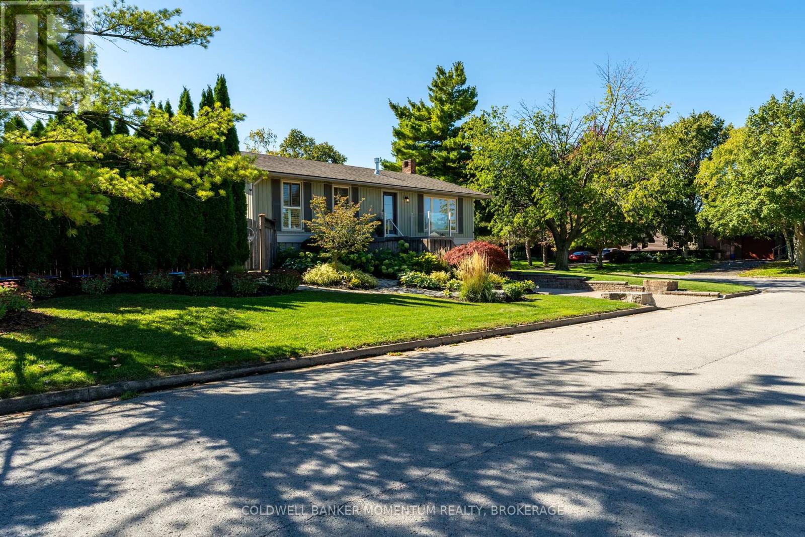 15 The Cedars Street, St. Catharines (Vine/linwell), Ontario  L2M 6M7 - Photo 5 - X13667004