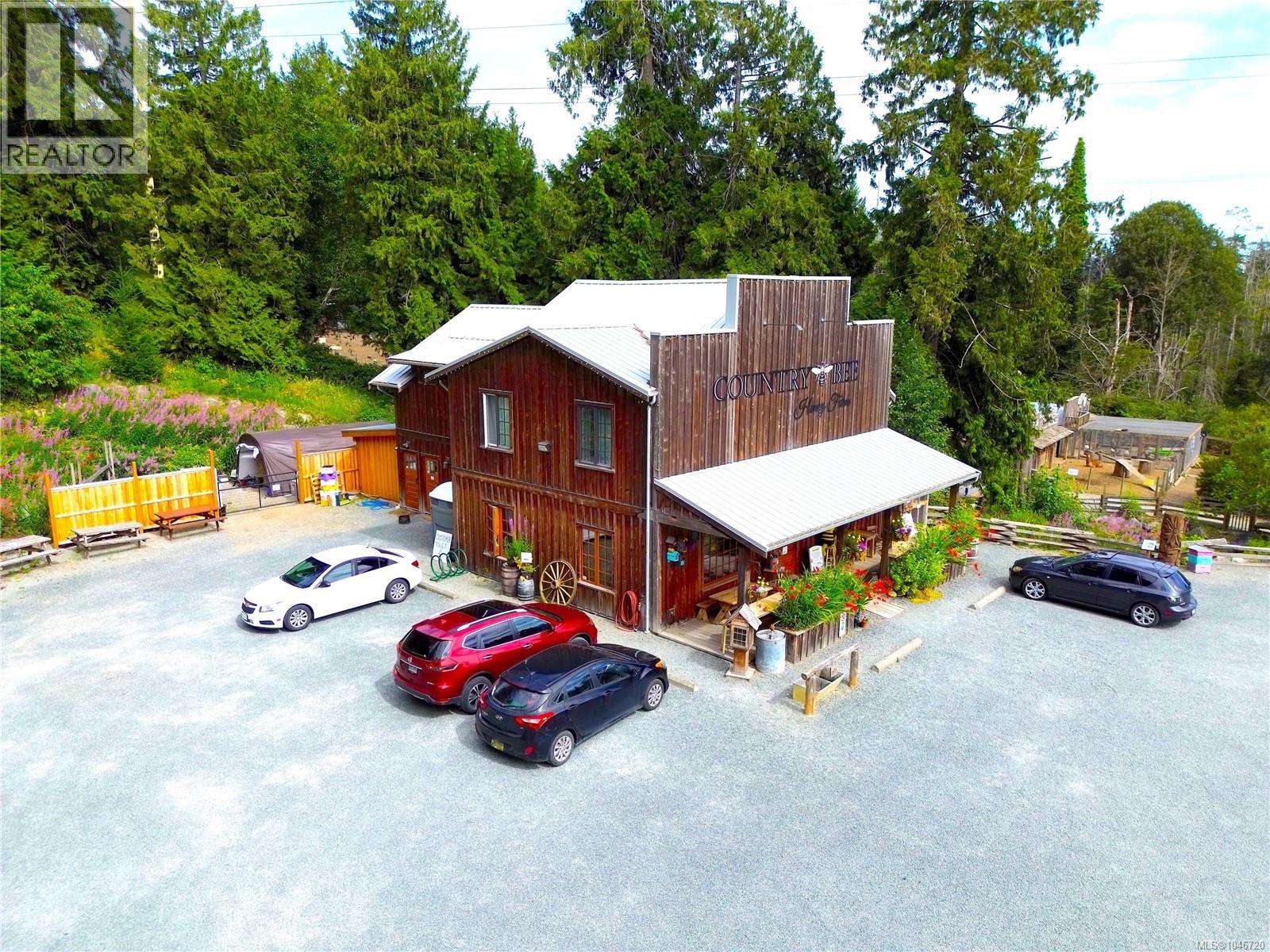 6440 West Saanich Rd, Saanich, British Columbia  V8M 1W8 - Photo 3 - 1046720