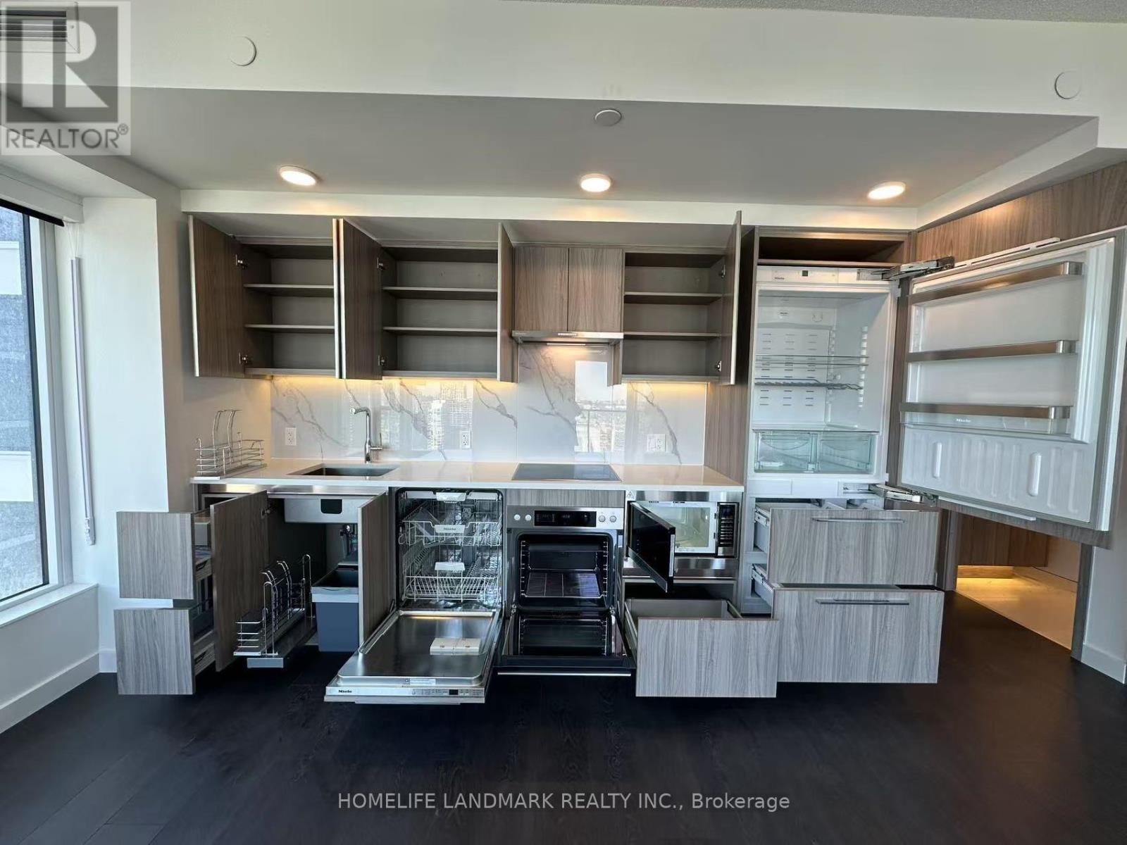 4605 - 3 Concord Cityplace Way, Toronto, Ontario  M5V 0X4 - Photo 3 - C13666886
