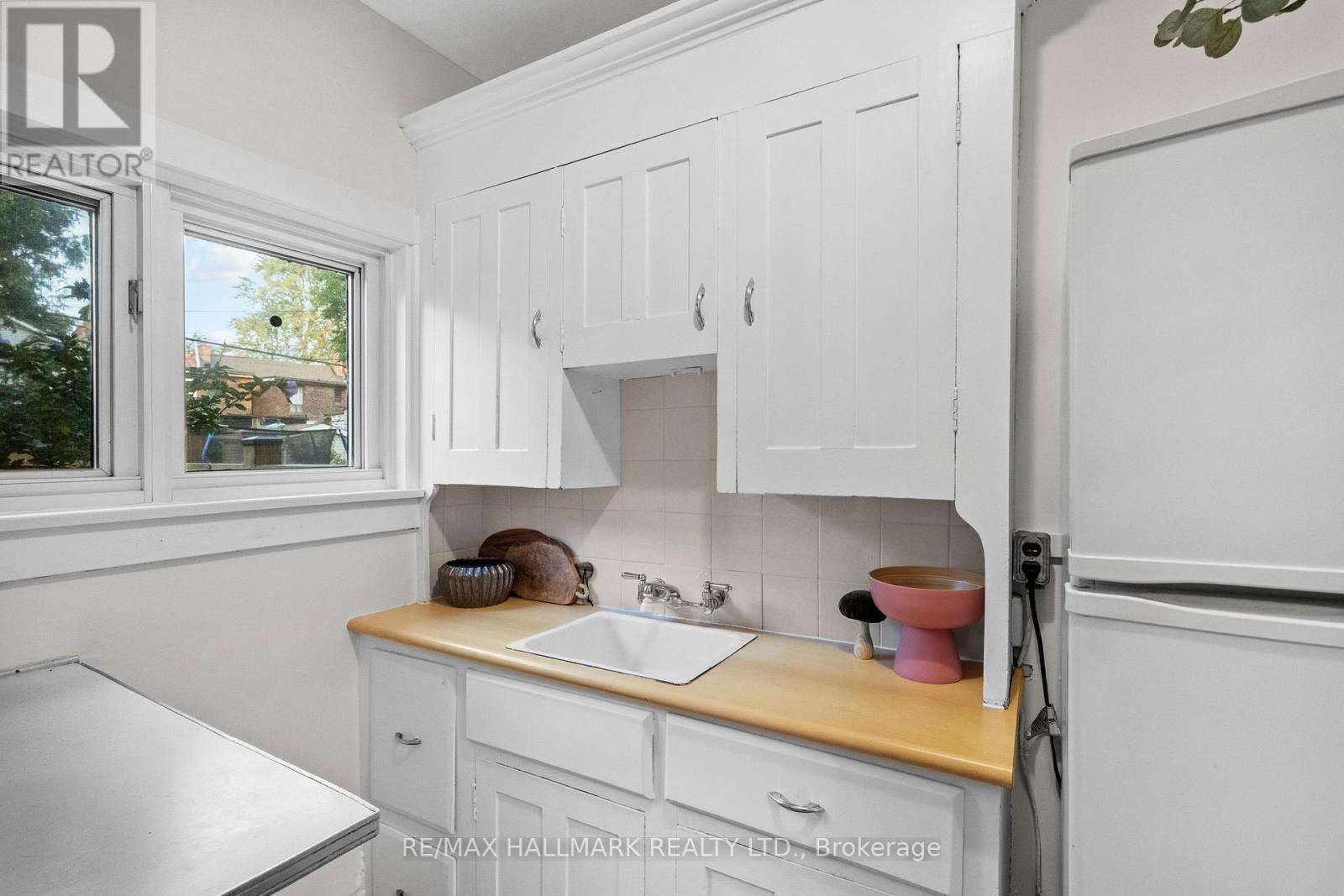 159 Gillard Avenue, Toronto, Ontario  M4J 4N7 - Photo 21 - E13666788