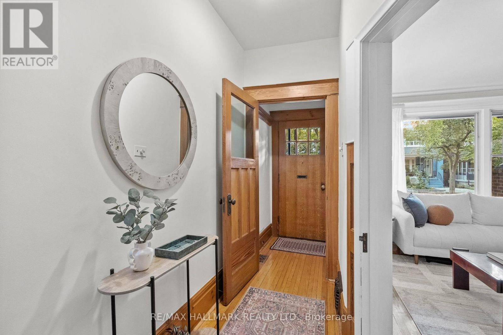 159 Gillard Avenue, Toronto, Ontario  M4J 4N7 - Photo 3 - E13666788