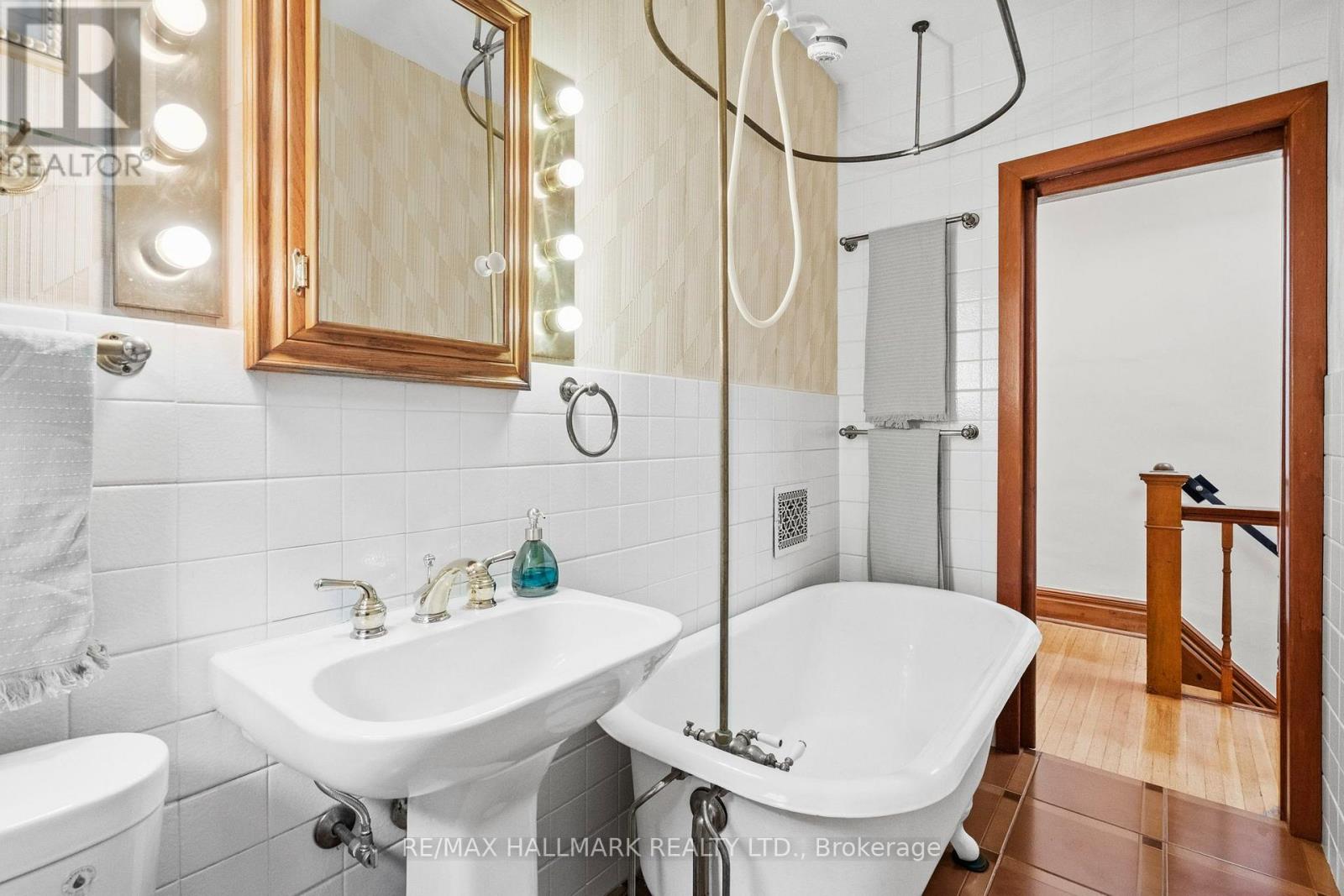 159 Gillard Avenue, Toronto, Ontario  M4J 4N7 - Photo 38 - E13666788
