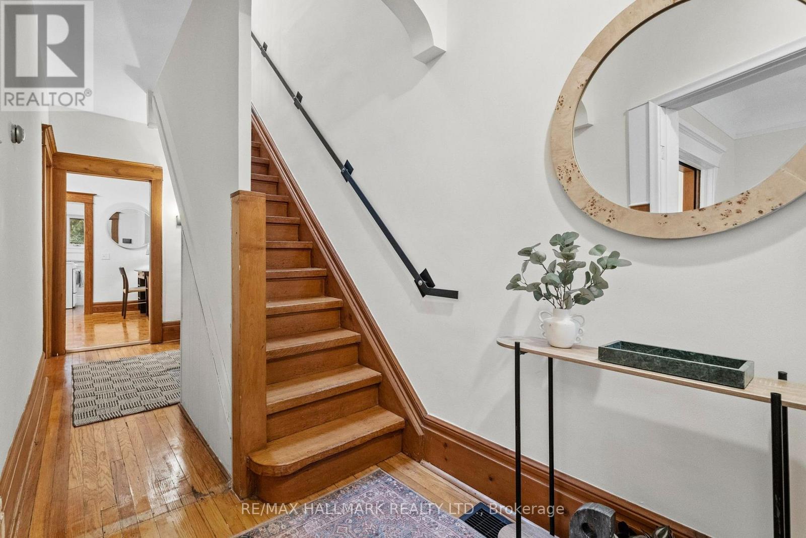 159 Gillard Avenue, Toronto, Ontario  M4J 4N7 - Photo 4 - E13666788