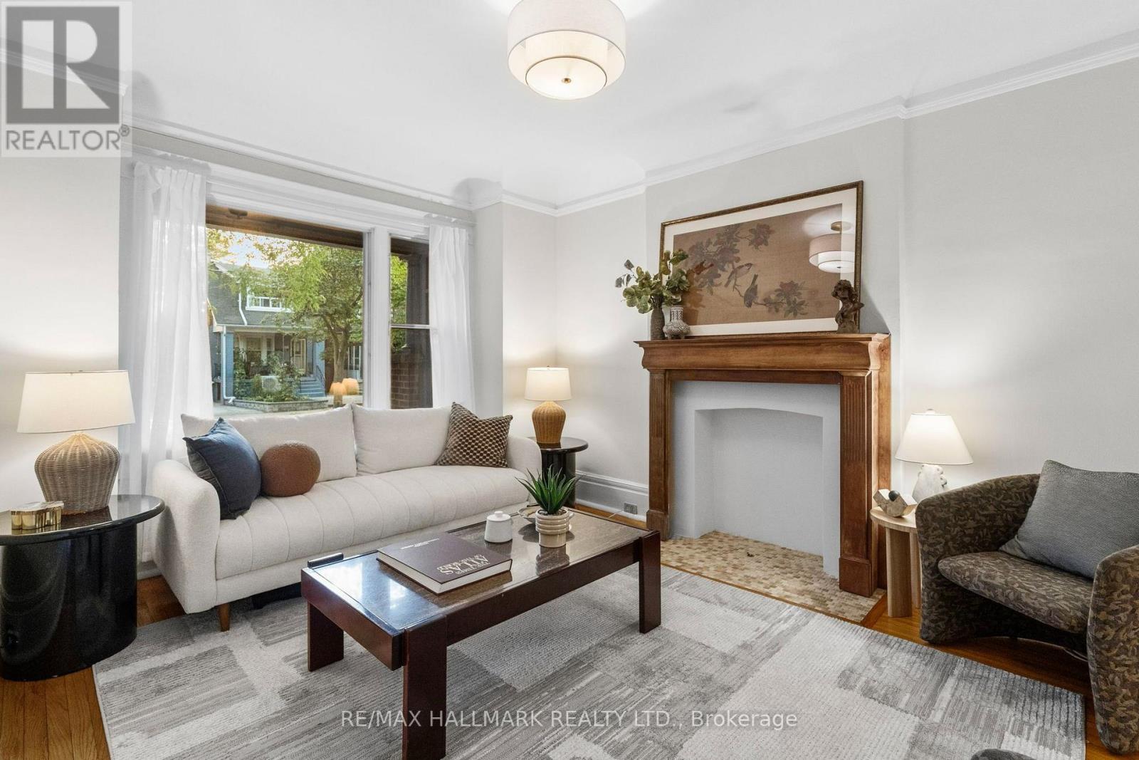159 Gillard Avenue, Toronto, Ontario  M4J 4N7 - Photo 6 - E13666788