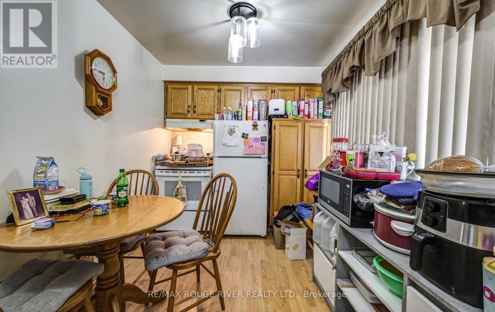 1106 Green Street, Whitby, Ontario  L1N 4G7 - Photo 4 - E13666876