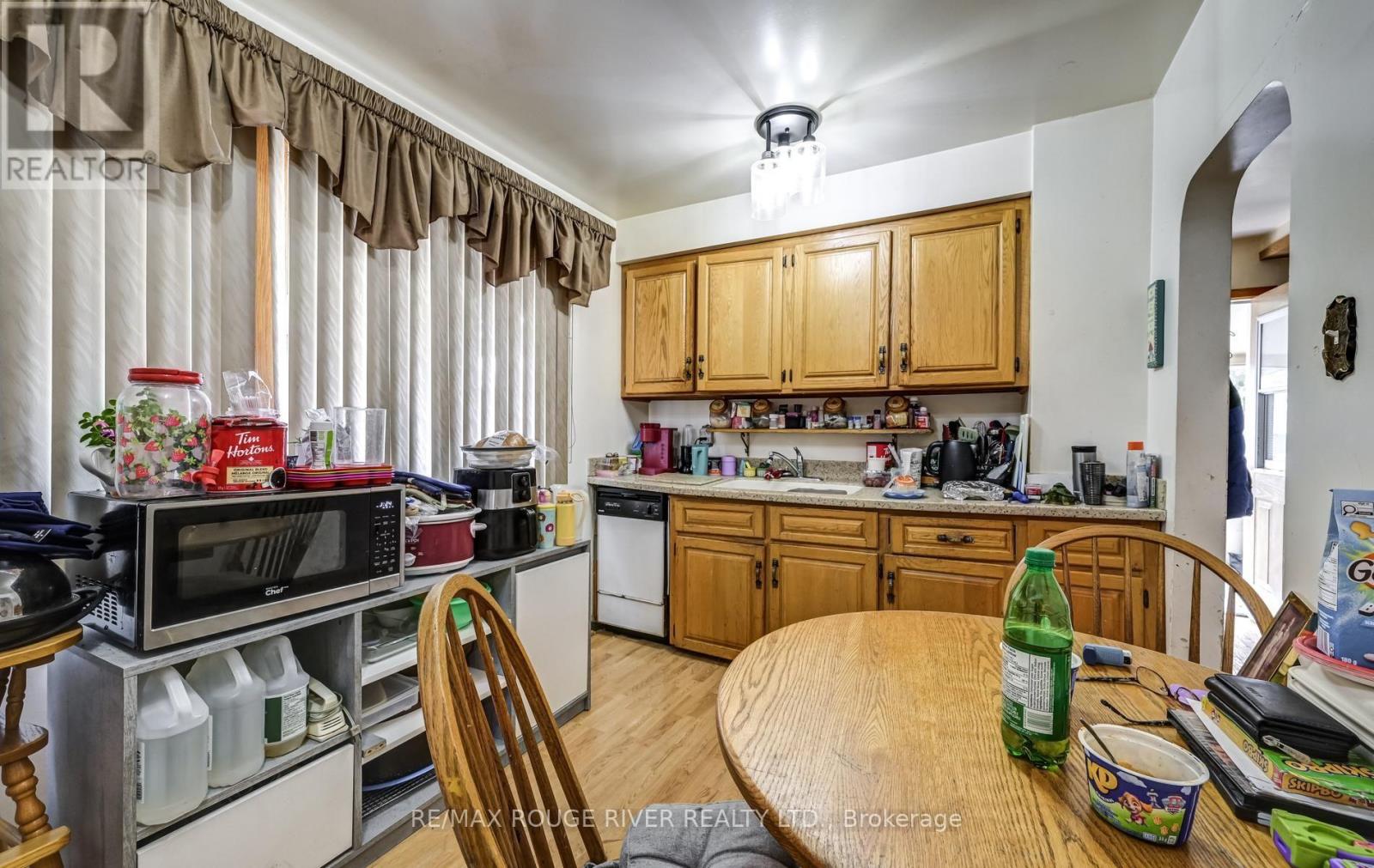 1106 Green Street, Whitby, Ontario  L1N 4G7 - Photo 6 - E13666876