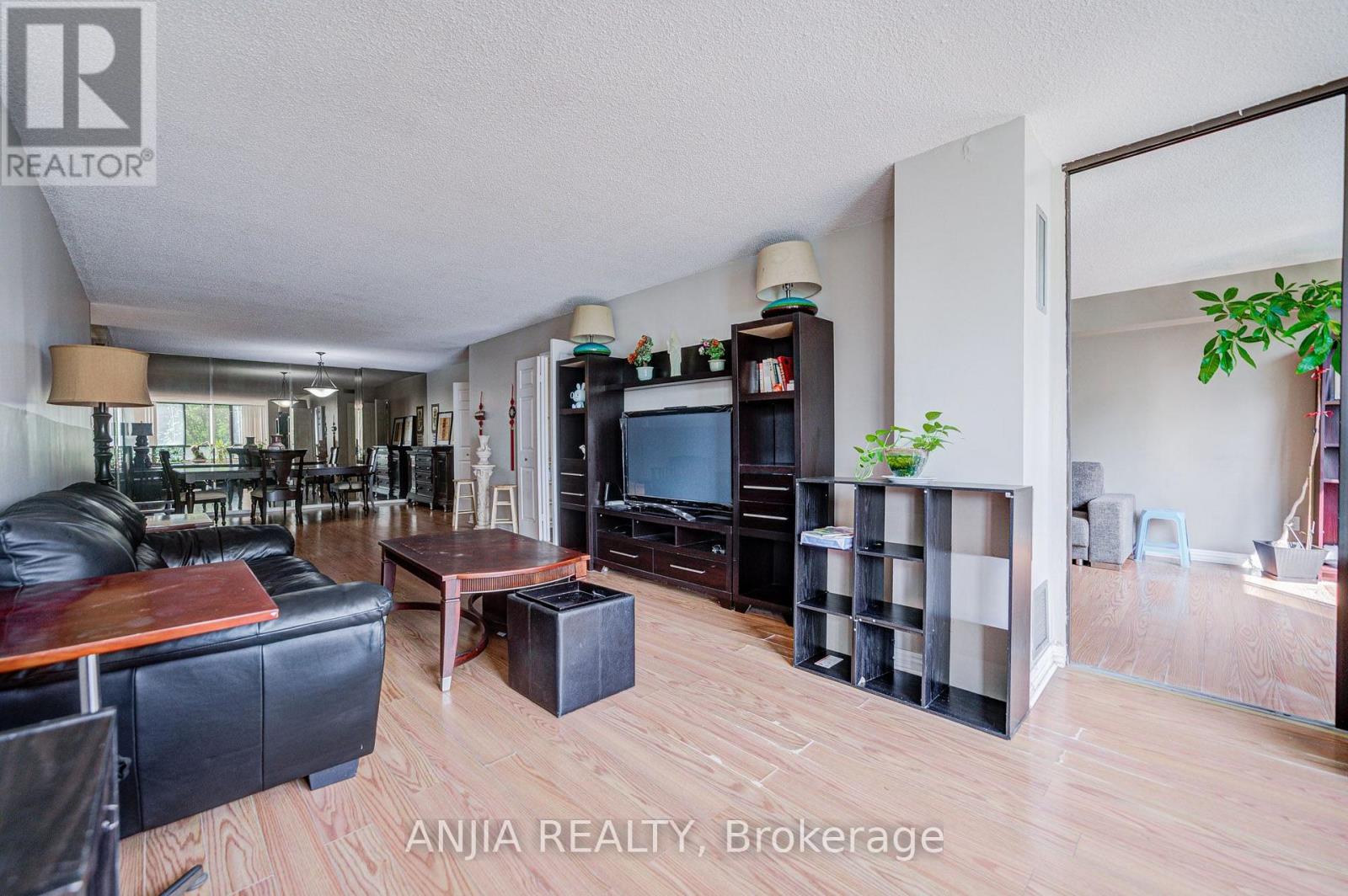 401 - 255 Bamburgh Circle, Toronto, Ontario  M1W 3T6 - Photo 12 - E13666964