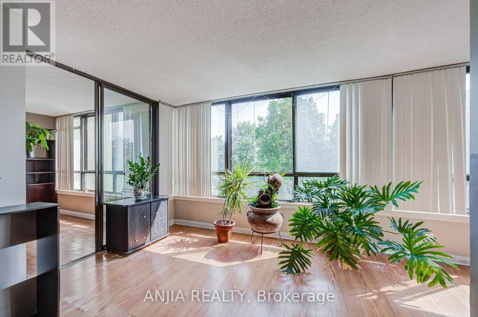 401 - 255 Bamburgh Circle, Toronto, Ontario  M1W 3T6 - Photo 13 - E13666964