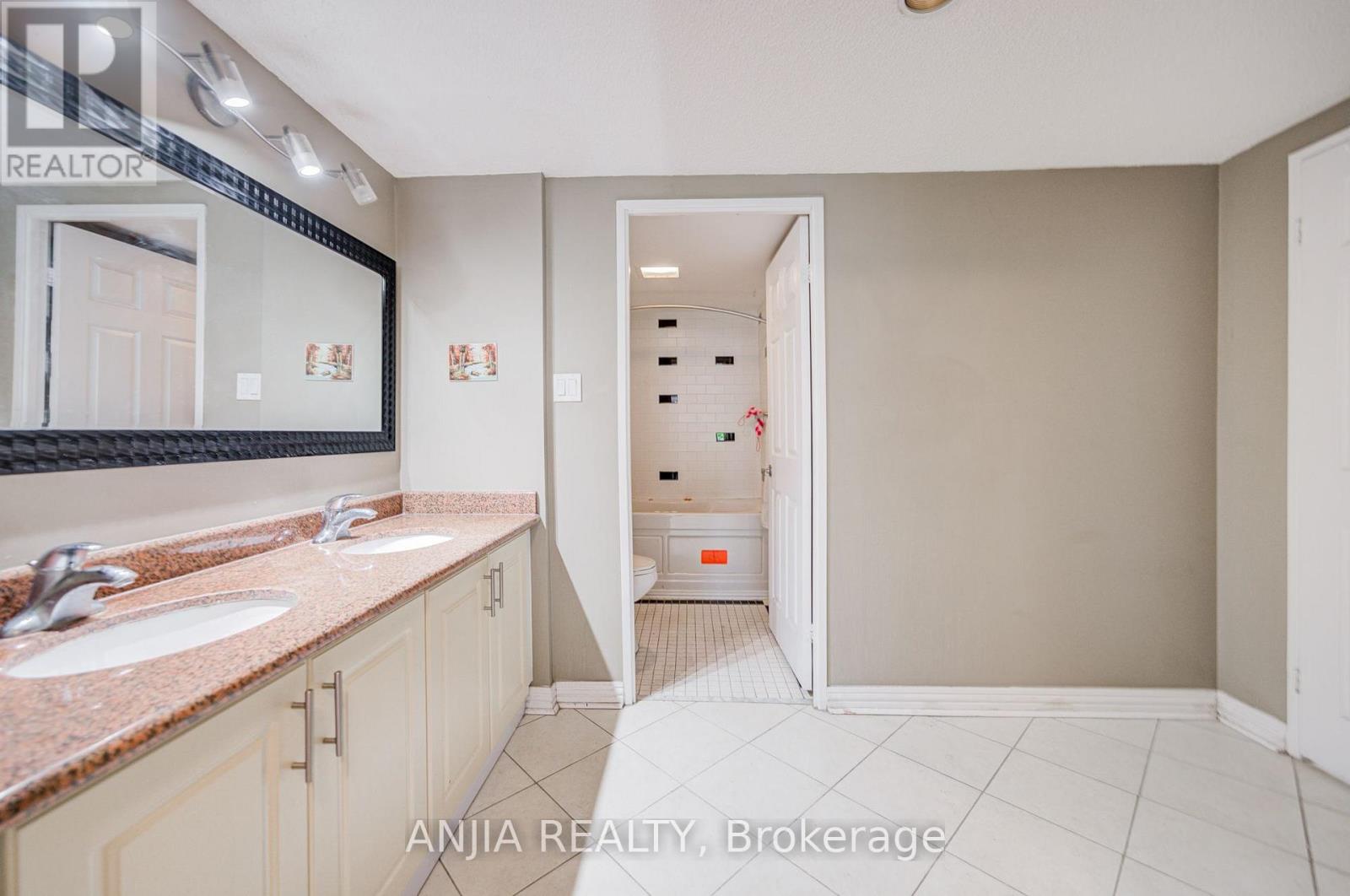 401 - 255 Bamburgh Circle, Toronto, Ontario  M1W 3T6 - Photo 25 - E13666964