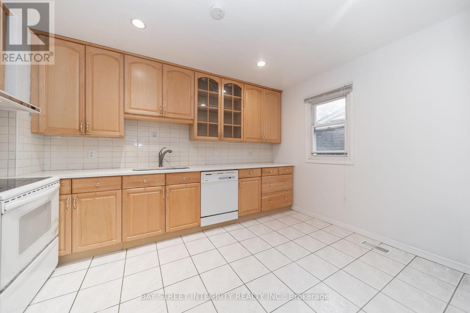 6 Sandy Haven Drive, Toronto, Ontario  M1W 3H9 - Photo 5 - E13667066