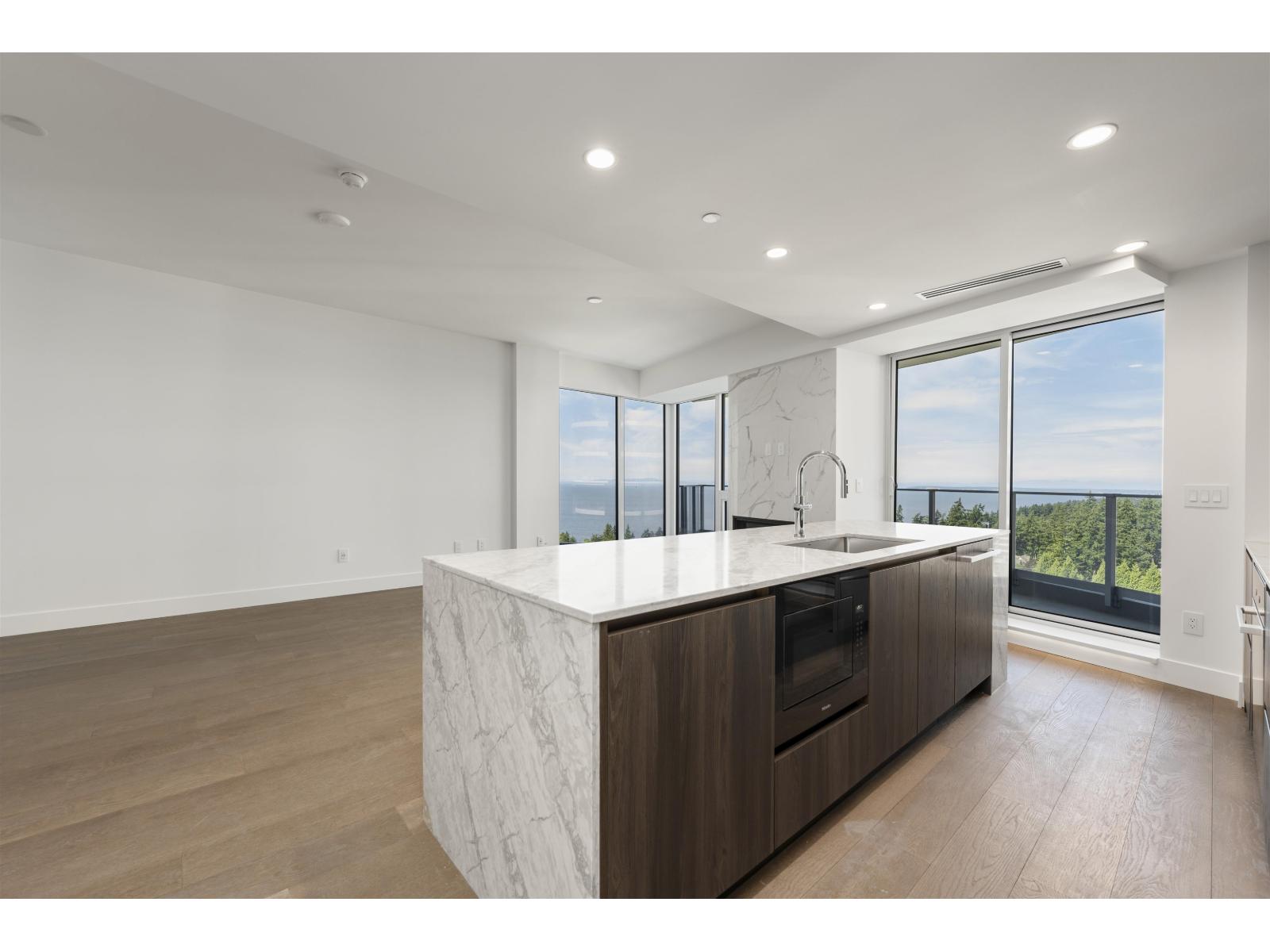 1401 1475 FOSTER STREET, White Rock, British Columbia