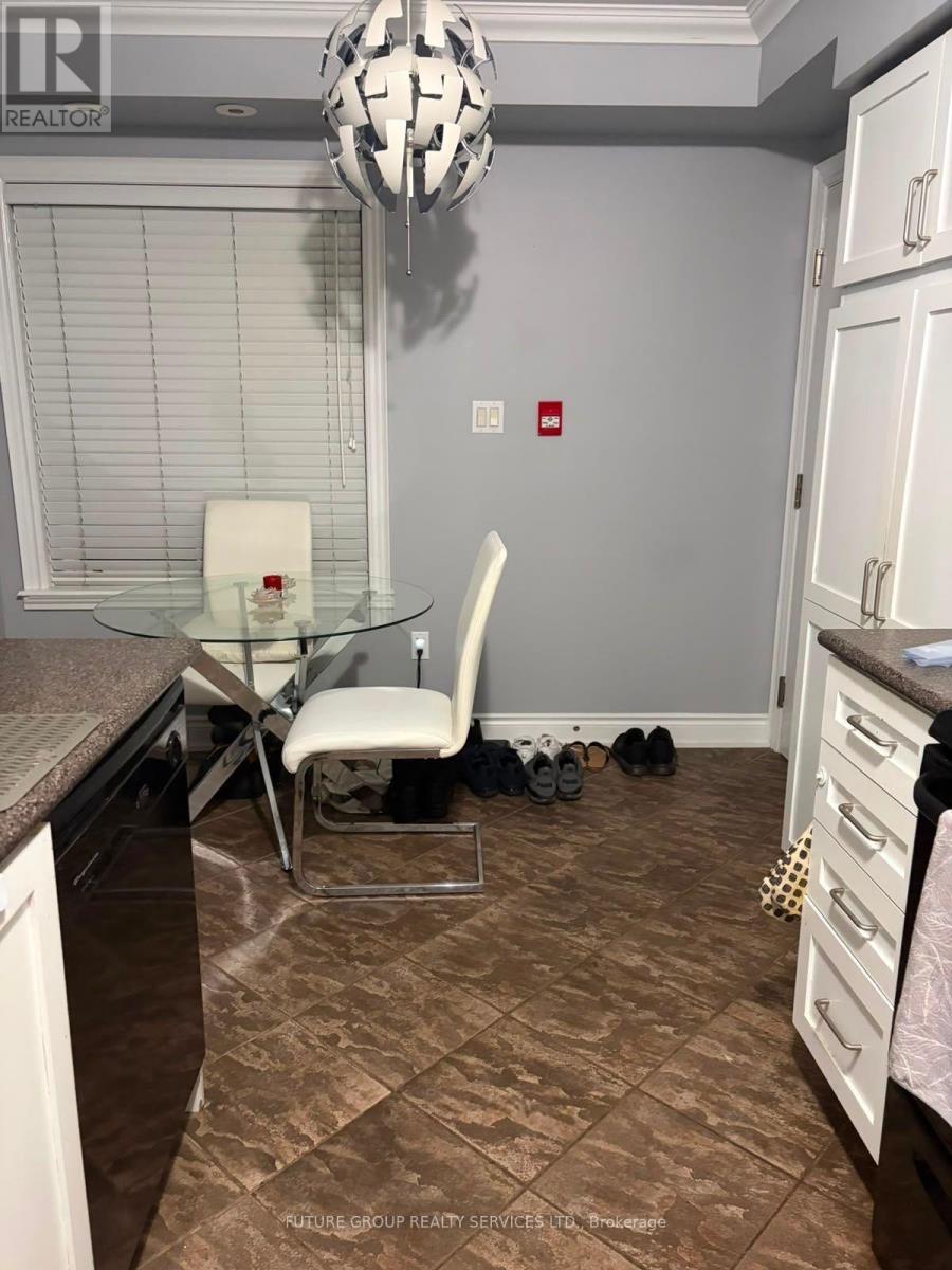 2 - 613 Dundas Street W, Mississauga, Ontario  L5B 0B5 - Photo 8 - W13631310