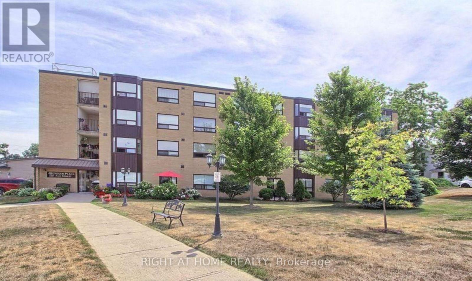 402 - 41 ASH STREET, Uxbridge, Ontario