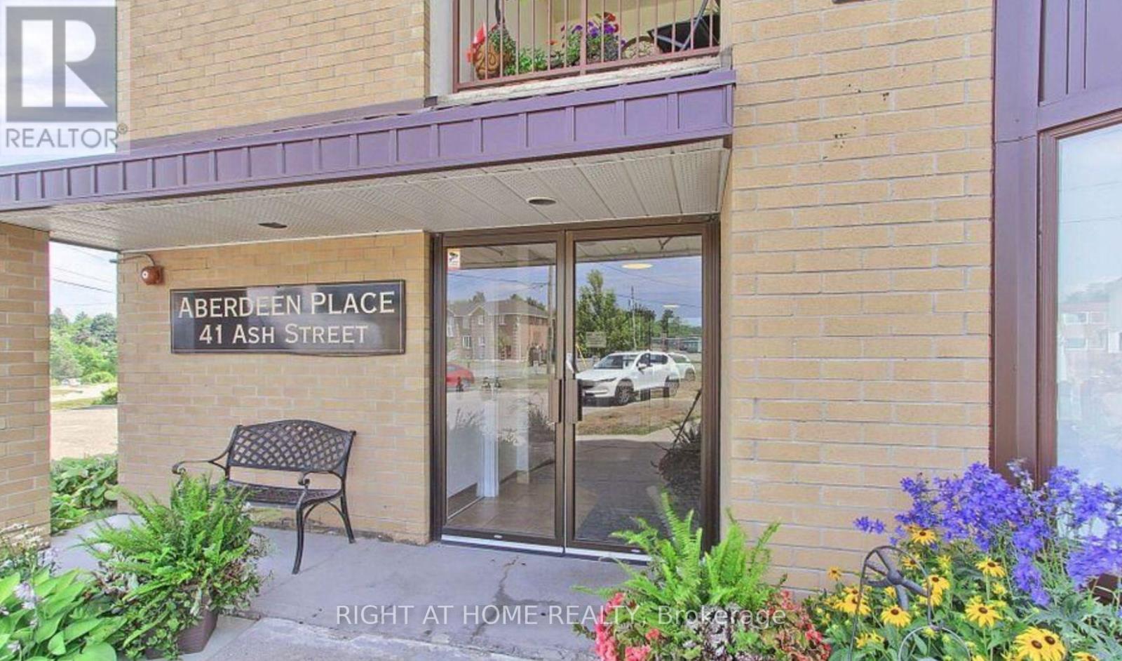 402 - 41 Ash Street, Uxbridge, Ontario  L9P 1E2 - Photo 2 - N13666812