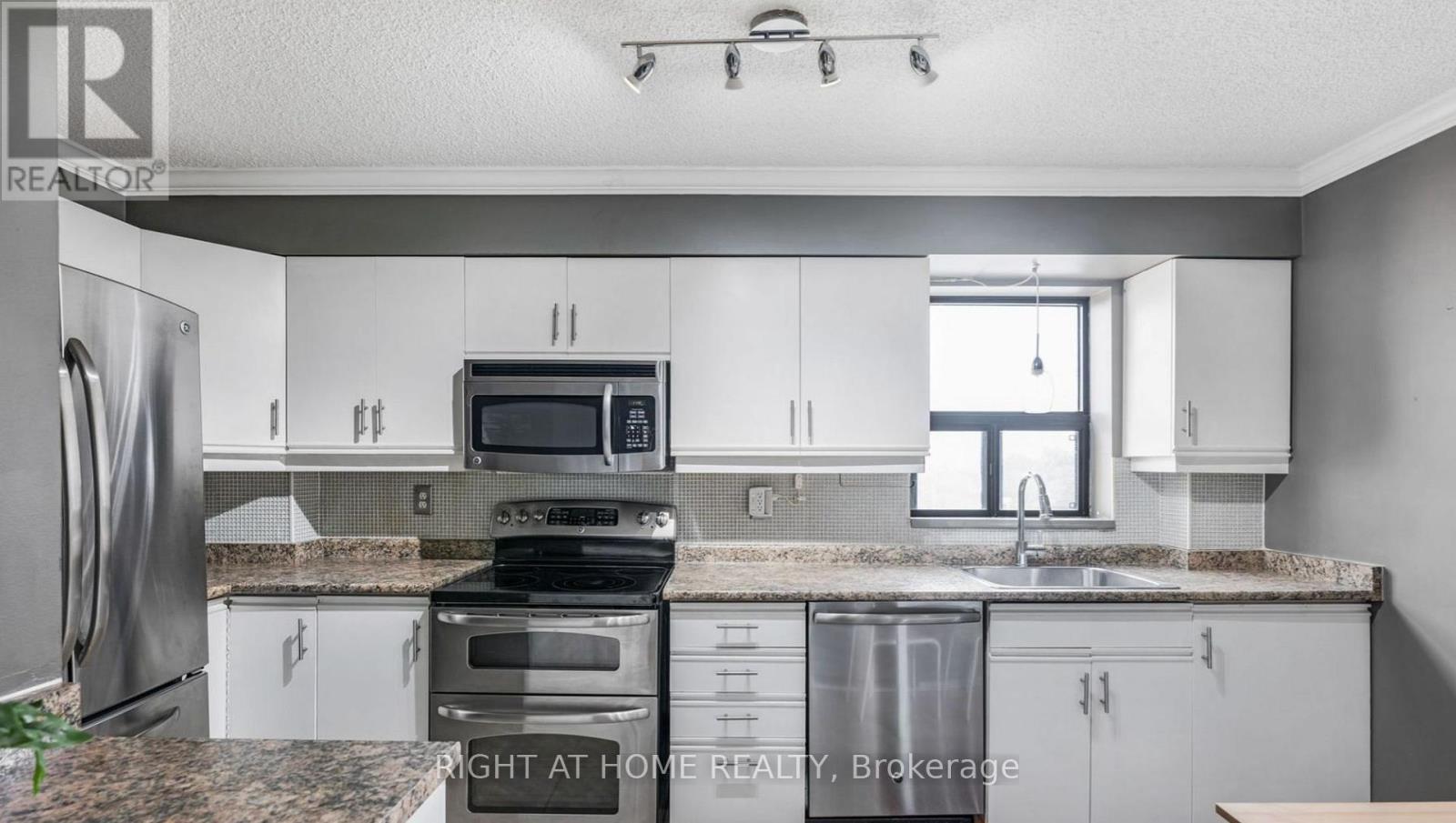 402 - 41 Ash Street, Uxbridge, Ontario  L9P 1E2 - Photo 3 - N13666812