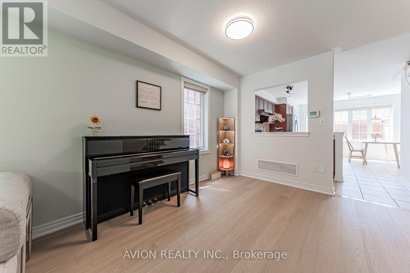 483 White's Hill Avenue, Markham, Ontario  L6B 0J8 - Photo 5 - N13666912