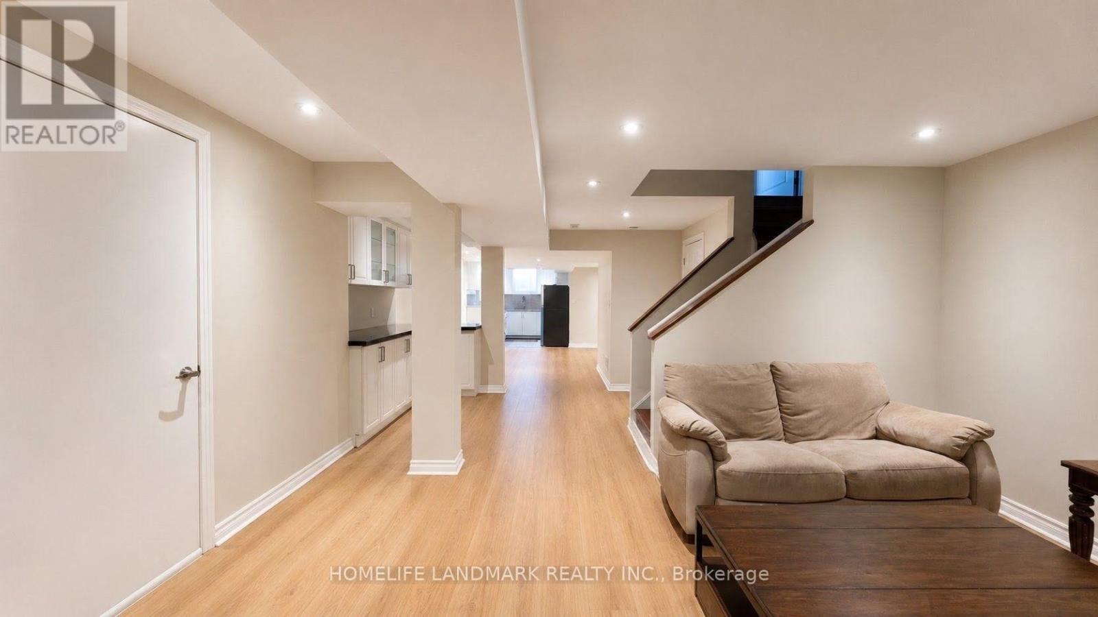 29 Woodruff Road, Markham, Ontario  L6C 2Y6 - Photo 2 - N13667032