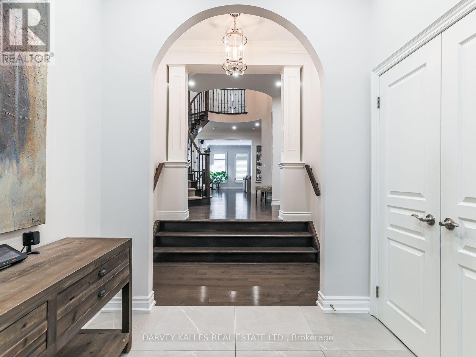 40 Altus Park Drive, Vaughan, Ontario  L6A 0Z6 - Photo 5 - N13667046