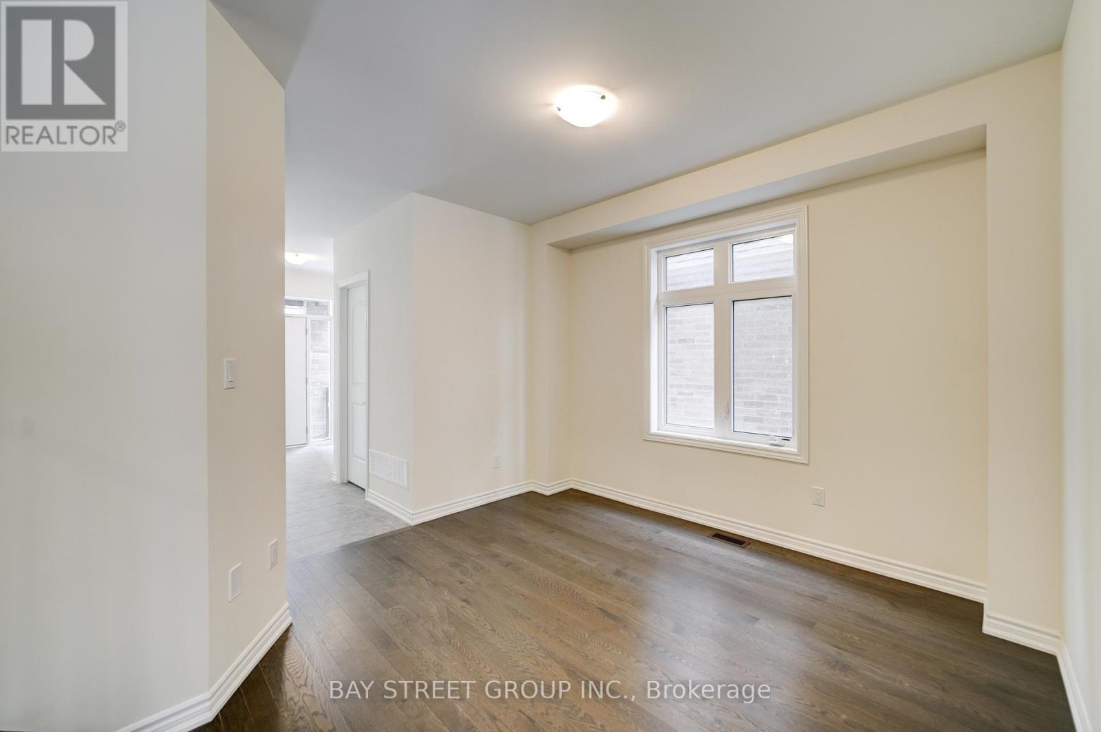 25 Garrett Styles Drive, Georgina, Ontario  L4P 0J1 - Photo 6 - N13667076