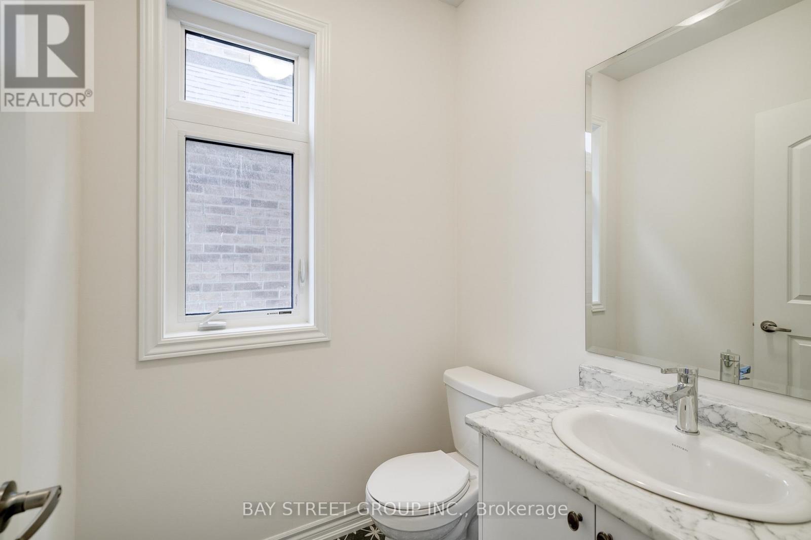 25 Garrett Styles Drive, Georgina, Ontario  L4P 0J1 - Photo 8 - N13667076