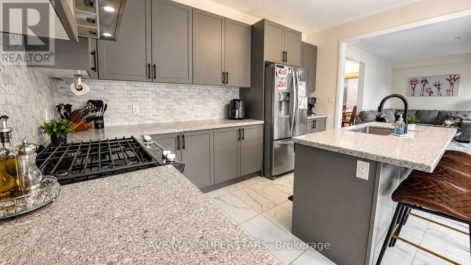 4 Sweet Cicely Street, Springwater, Ontario  L9X 2E2 - Photo 14 - S13666942