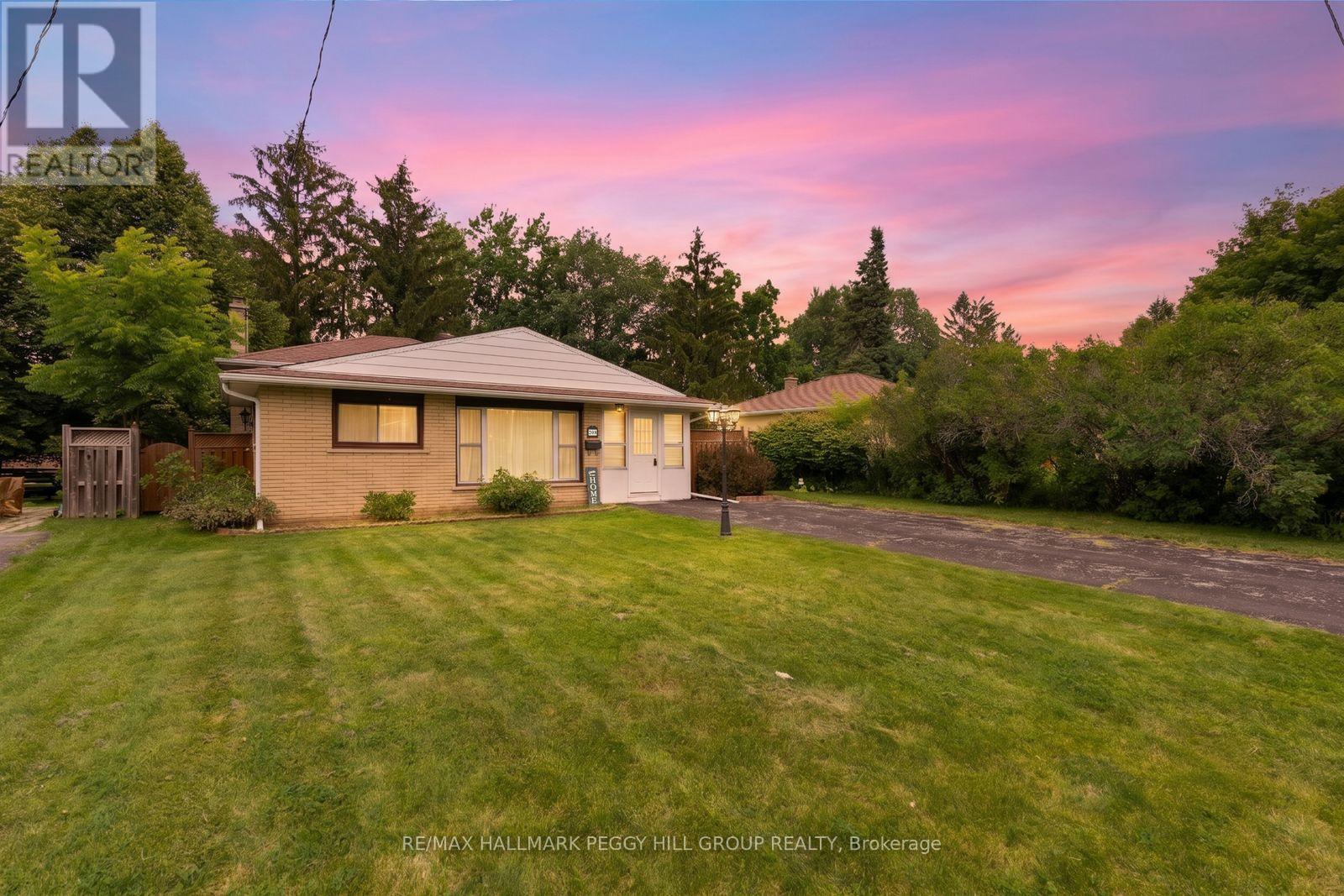 208 GARSON STREET, Barrie, Ontario