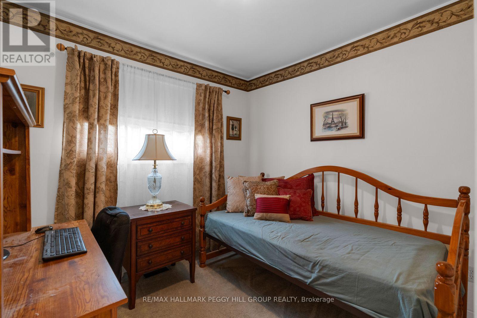 208 Garson Street, Barrie, Ontario  L4N 3Y7 - Photo 8 - S13667060