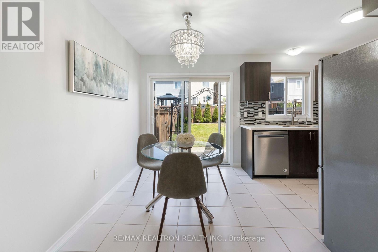 25 Robinson Street, Barrie, Ontario  L4N 3J1 - Photo 10 - S13667072