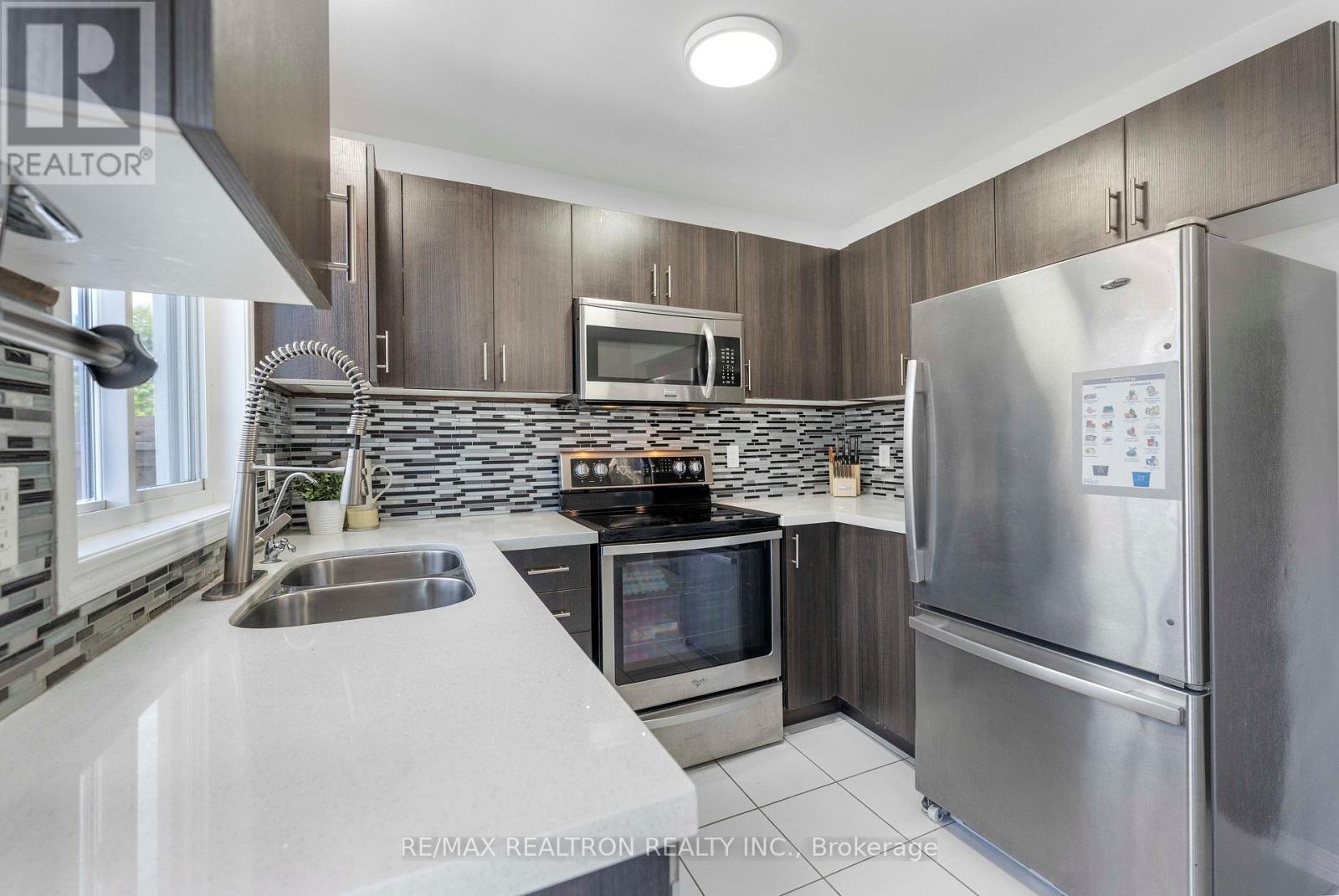 25 Robinson Street, Barrie, Ontario  L4N 3J1 - Photo 12 - S13667072