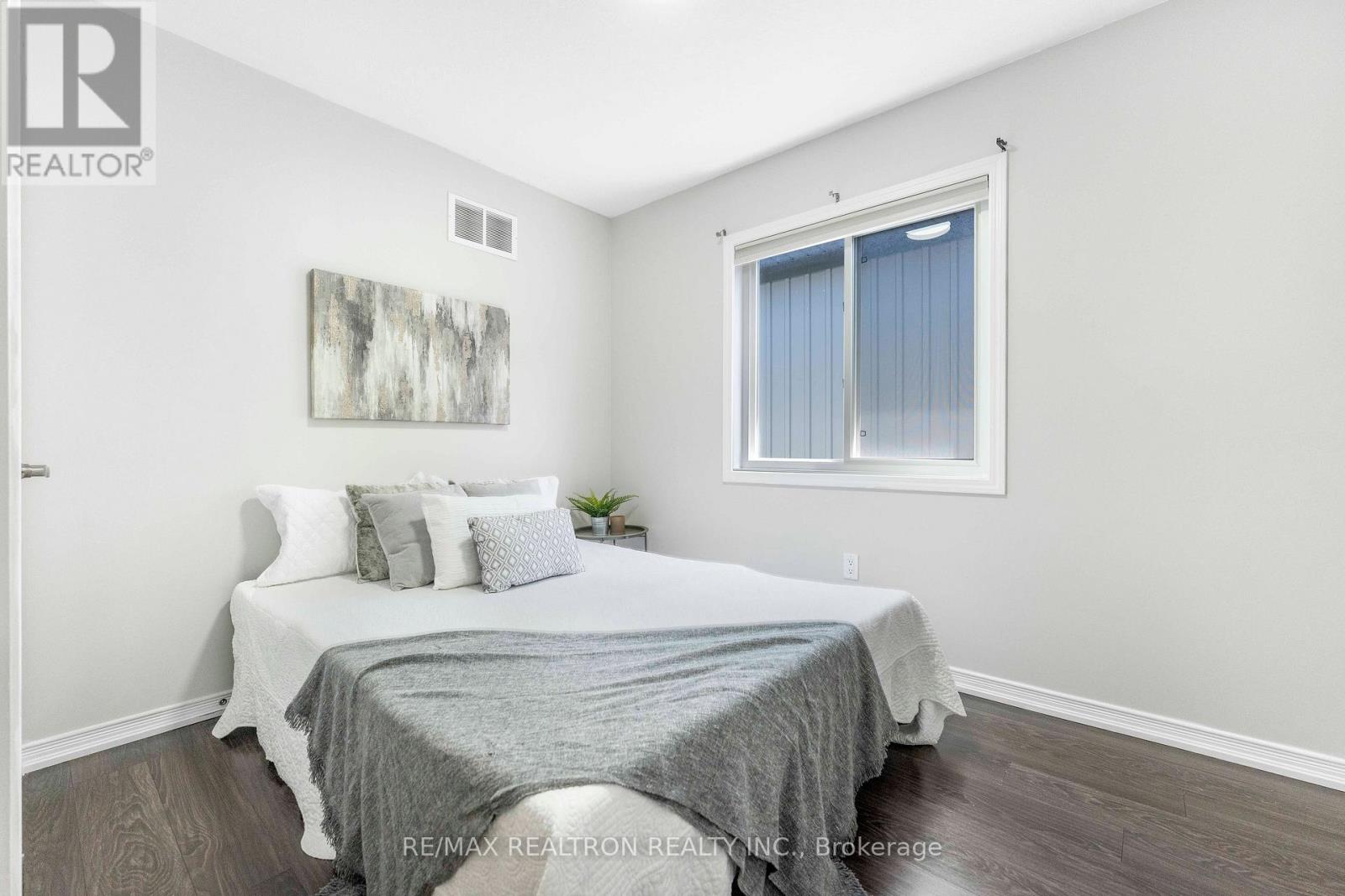 25 Robinson Street, Barrie, Ontario  L4N 3J1 - Photo 25 - S13667072