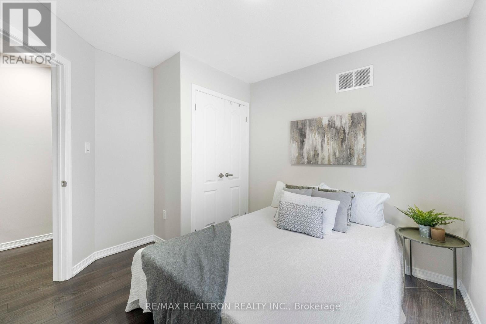 25 Robinson Street, Barrie, Ontario  L4N 3J1 - Photo 26 - S13667072