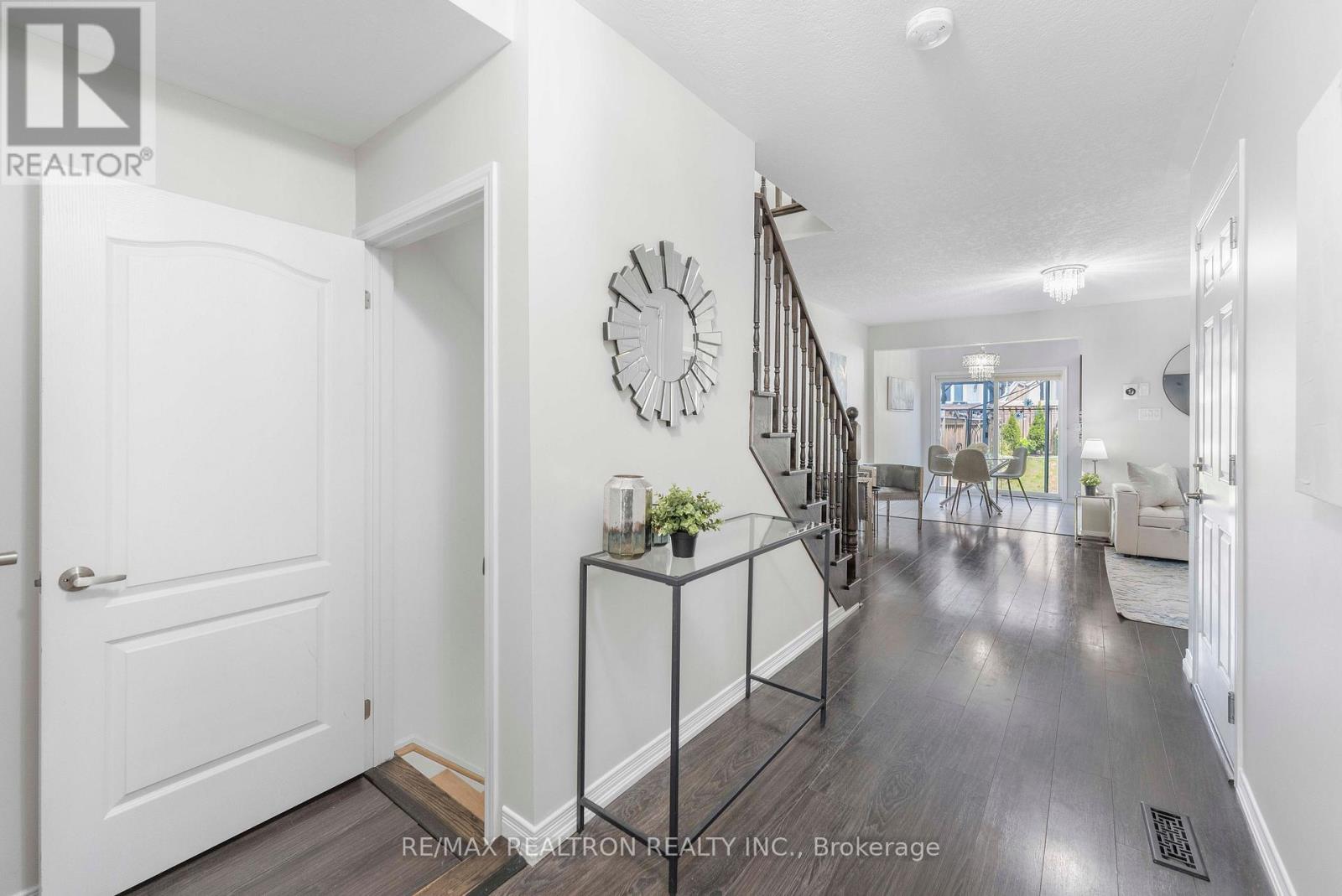 25 Robinson Street, Barrie, Ontario  L4N 3J1 - Photo 5 - S13667072