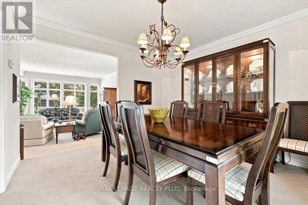 1721 Medallion Court, Mississauga, Ontario  L5J 4E9 - Photo 13 - W13666860
