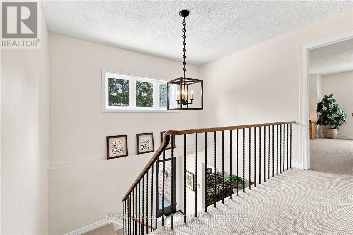 1721 Medallion Court, Mississauga, Ontario  L5J 4E9 - Photo 24 - W13666860