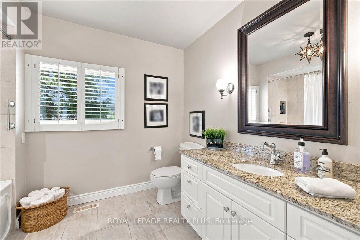 1721 Medallion Court, Mississauga, Ontario  L5J 4E9 - Photo 32 - W13666860