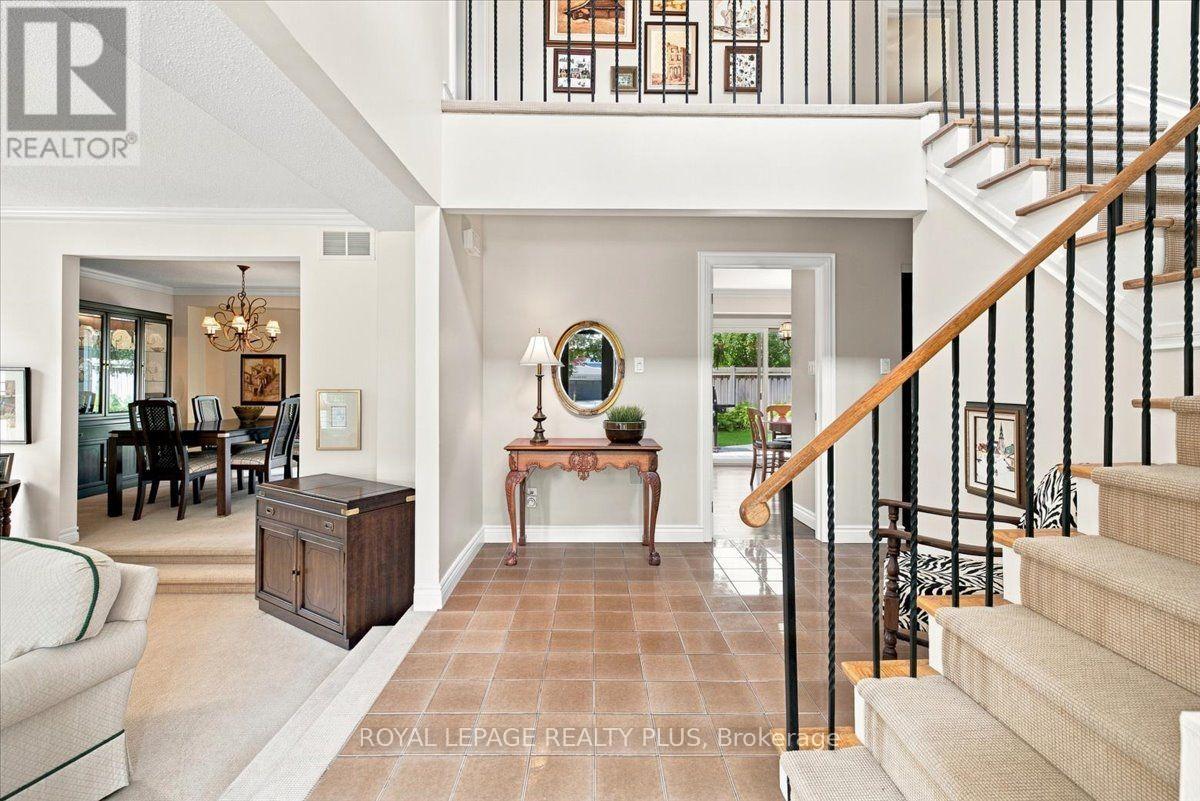 1721 Medallion Court, Mississauga, Ontario  L5J 4E9 - Photo 8 - W13666860