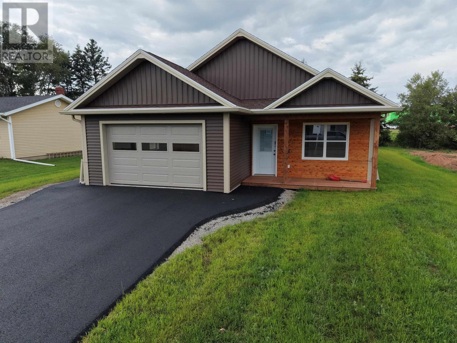15 Norman Drive, East Royalty, Prince Edward Island  C1C 1E9 - Photo 1 - 202605467