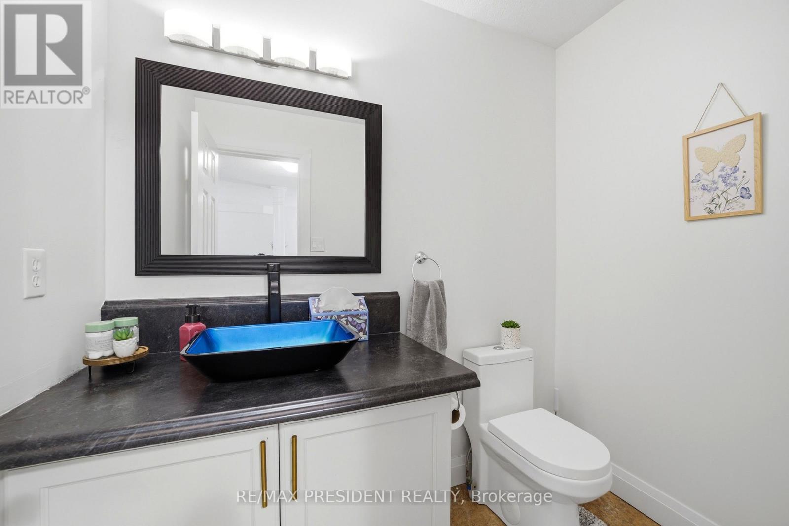 60 Steepleridge Street, Kitchener, Ontario  N2P 2W3 - Photo 13 - X13666906