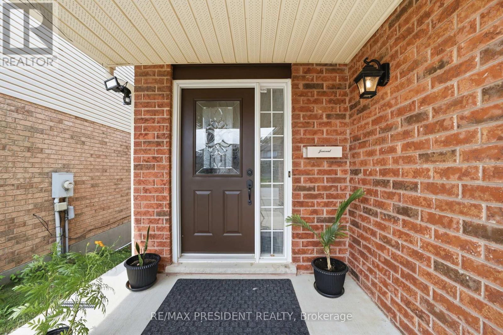 60 Steepleridge Street, Kitchener, Ontario  N2P 2W3 - Photo 2 - X13666906