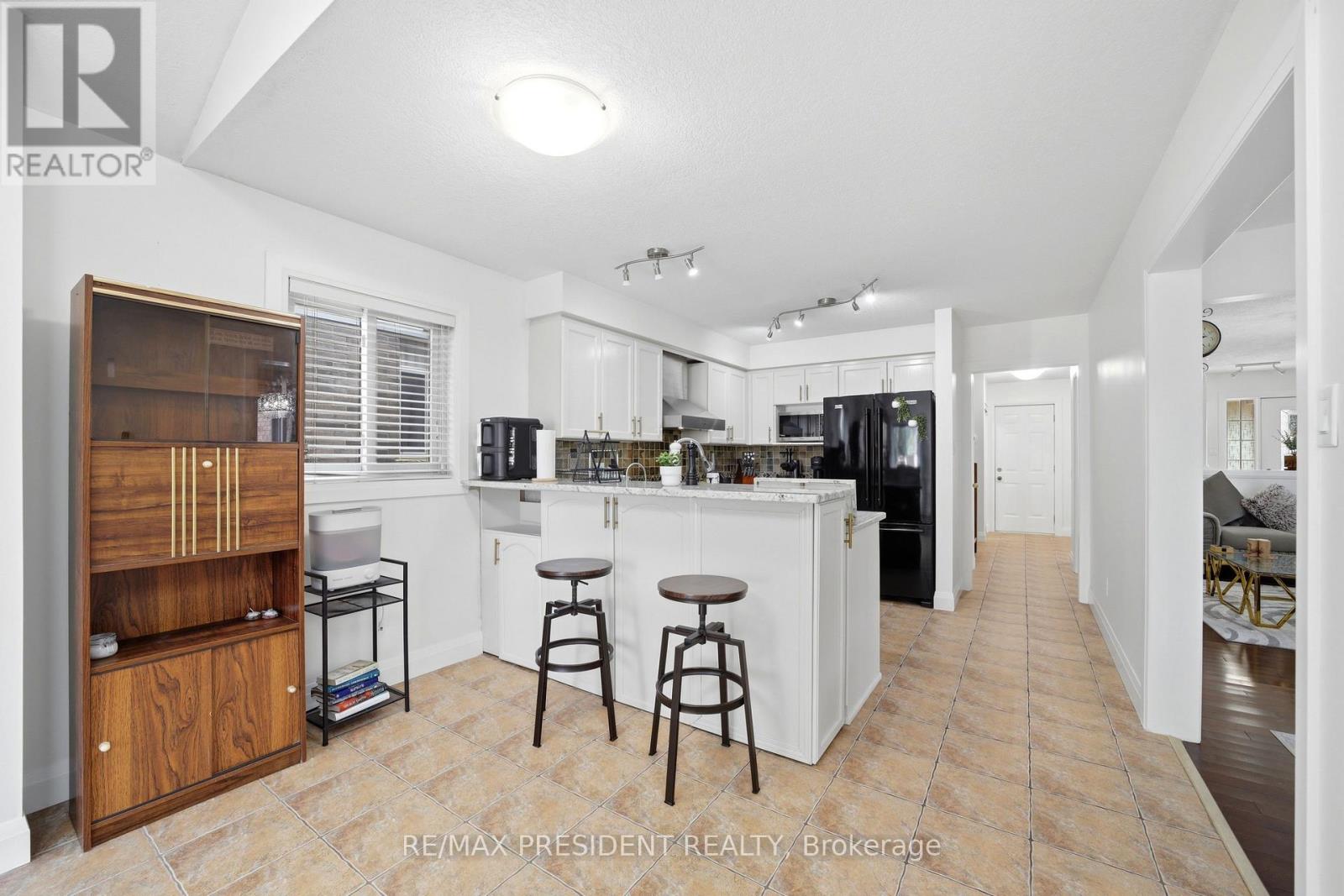 60 Steepleridge Street, Kitchener, Ontario  N2P 2W3 - Photo 9 - X13666906
