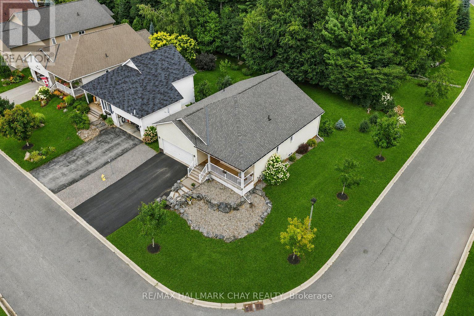 156 Pineridge Gate, Gravenhurst, Ontario  P1P 0A3 - Photo 2 - X13667008