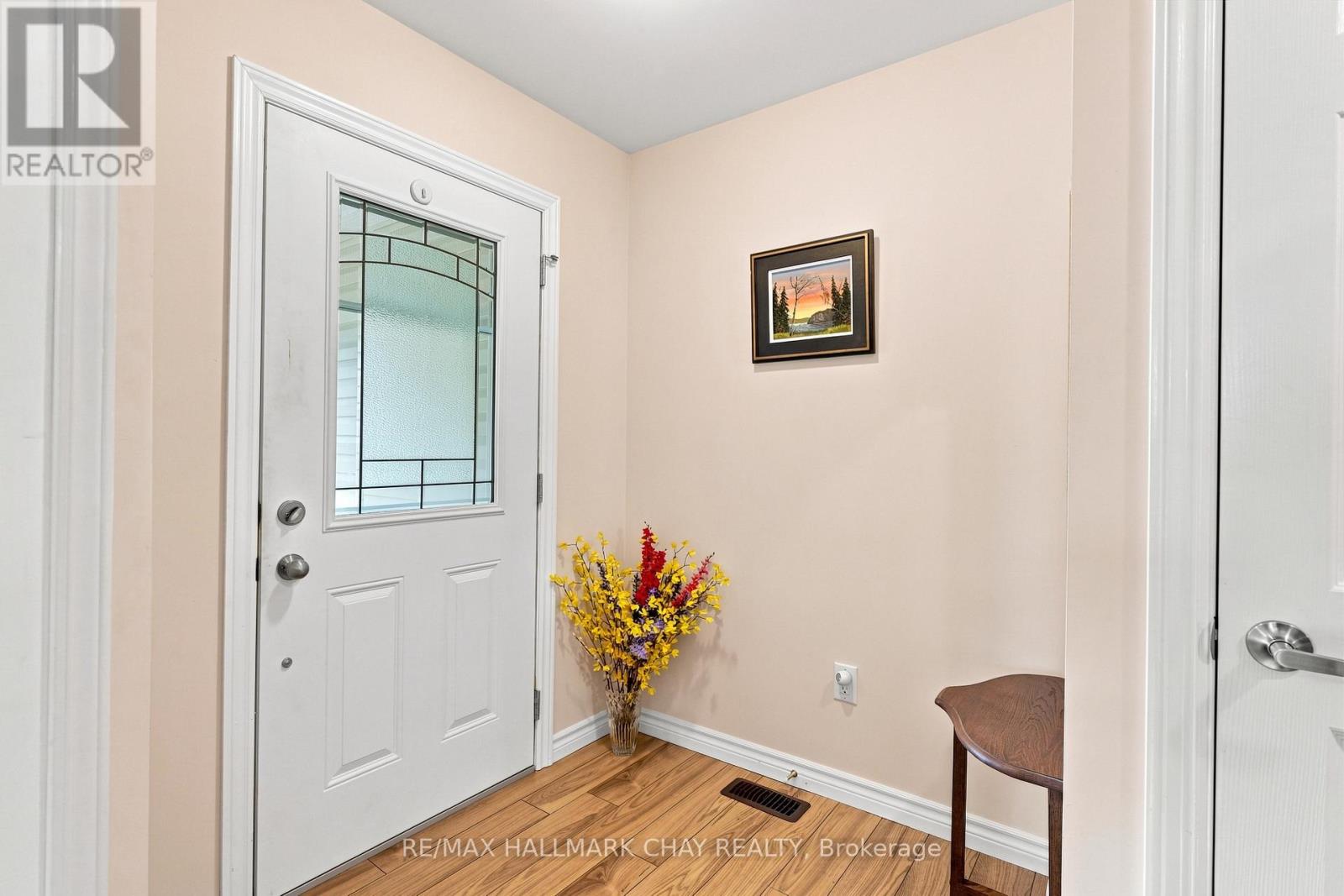 156 Pineridge Gate, Gravenhurst, Ontario  P1P 0A3 - Photo 3 - X13667008