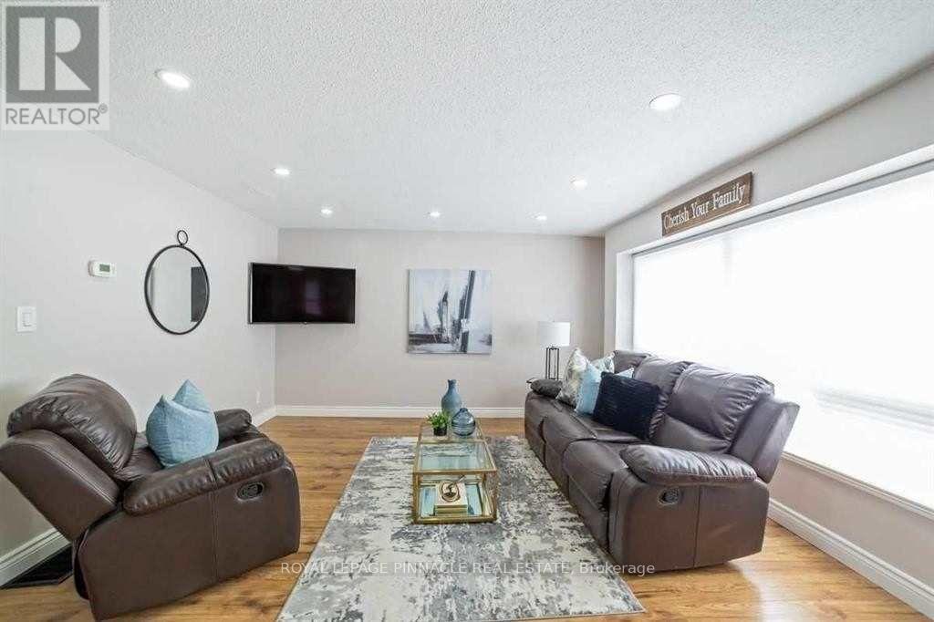 733 Parkview Crescent, Cambridge, Ontario  N3H 5A1 - Photo 4 - X13667056