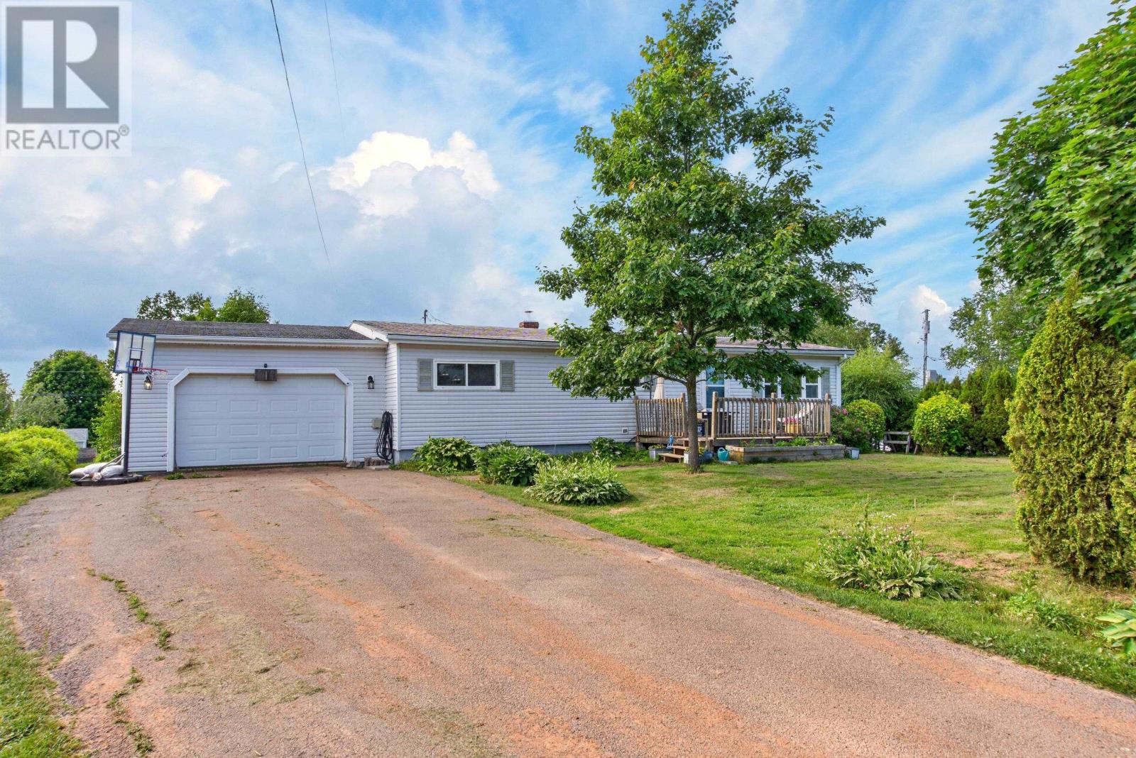 23 LAKEVIEW Drive, cornwall, Prince Edward Island