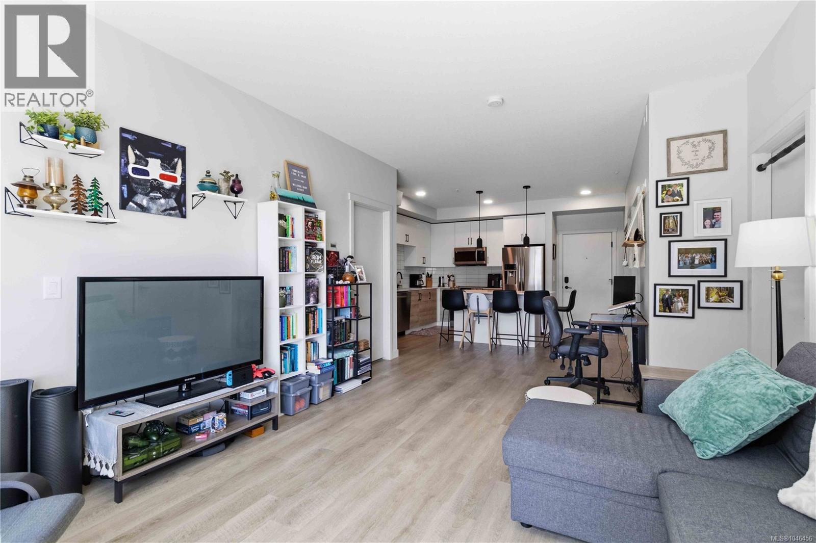 206 2461 Gateway Rd, Langford, British Columbia V9B 6M6 - Photo 11 - 1046456